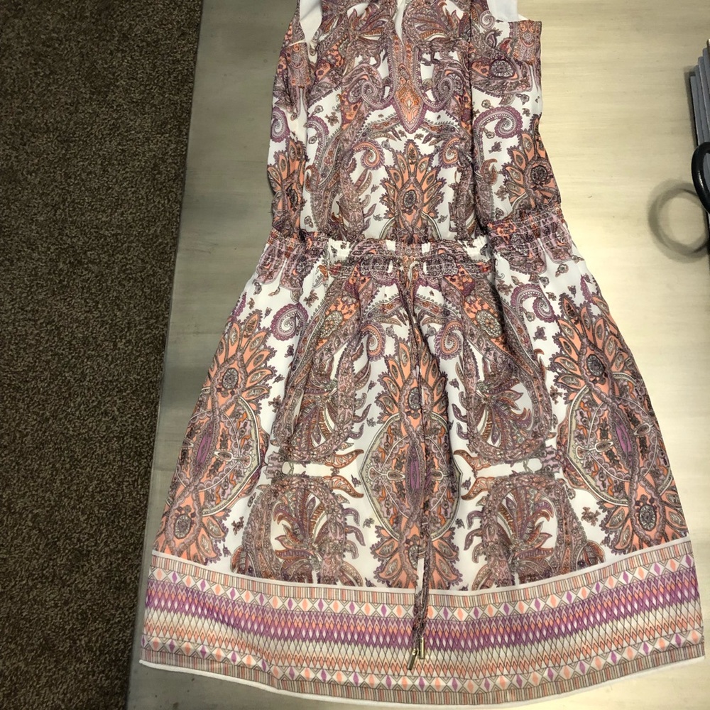 Cute paisley White House black market dress 🧡